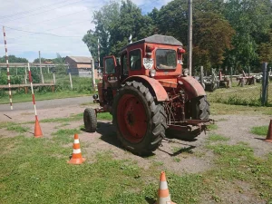 prava-na-traktor-povnyi-rozbir-katehorii-i-pravyl-otrymannia-u-2026-04c1